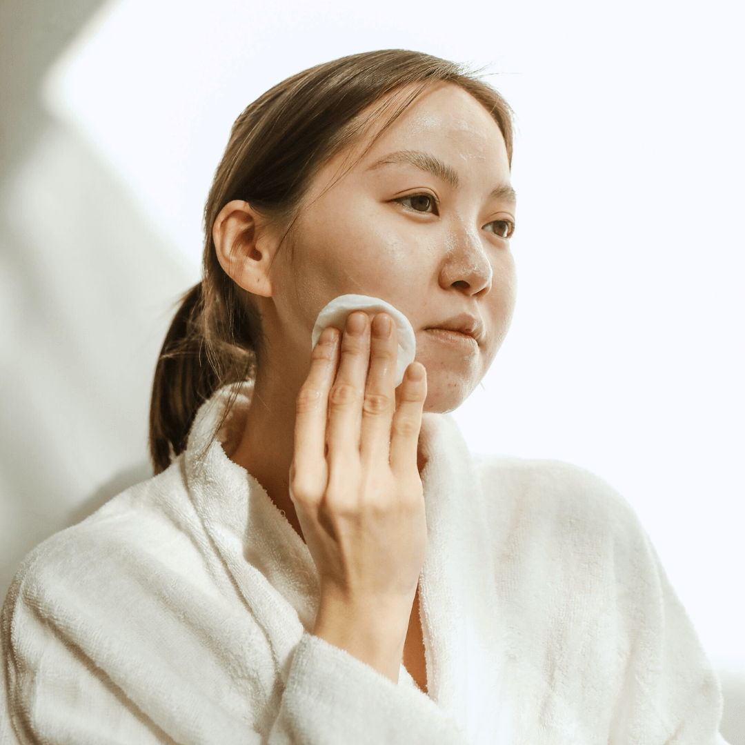 The Best AM & PM Skincare Routine for Hormonal Acne